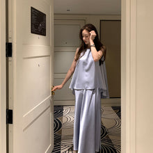 画像をギャラリービューアに読み込む, 光沢感ノースリーブブラウス&フレア裾スカートセットアップ高級感気質アップ