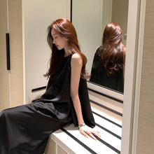 画像をギャラリービューアに読み込む, 光沢感ノースリーブブラウス&フレア裾スカートセットアップ高級感気質アップ