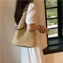 画像をギャラリービューアに読み込む, 交差デザインストローウーブンバッグ