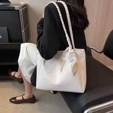 画像をギャラリービューアに読み込む, 大容量バッグ通勤日常コーデハンドバッグ(スカーフ付き)