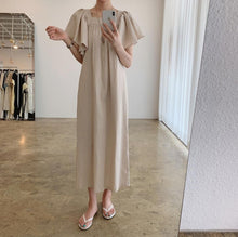 画像をギャラリービューアに読み込む, フレア裾ギャザーデザインストラップ無地デートワンピース