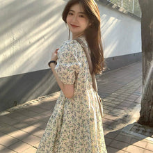 画像をギャラリービューアに読み込む, 花柄パフスリーブデートワンピース