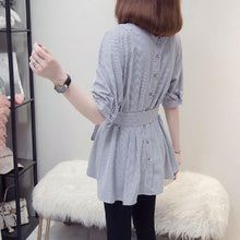 画像をギャラリービューアに読み込む, 気質ボタン付き無地フリル裾半袖ブラウストップス