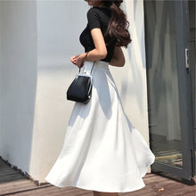 画像をギャラリービューアに読み込む, 無地半袖Tシャツ&Aラインスカートシンプルセットアップデートコーデ