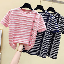 画像をギャラリービューアに読み込む, 3カラー選択カジュアルコーデしやすいボタン付きストライプニットシャツ・ブラウス