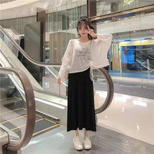 画像をギャラリービューアに読み込む, ホワイト字母プリントシフォンカジュアルアウター日焼け止めトップス&無地サスペンダーワンピースセットアップ