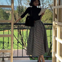 画像をギャラリービューアに読み込む, レデイースファッションブラック無地ニットトップス&チェック柄ハイウエストAラインスカートセットアップ
