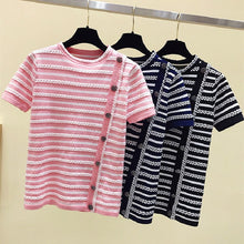 画像をギャラリービューアに読み込む, 3カラー選択カジュアルコーデしやすいボタン付きストライプニットシャツ・ブラウス