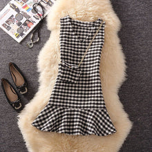 画像をギャラリービューアに読み込む, 着回しコーデ3点セットアップ黒ニットトップス&チェック柄ベストワンピース&チェン付きバッグセットアップ(バッグ付き)