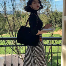 画像をギャラリービューアに読み込む, レデイースファッションブラック無地ニットトップス&チェック柄ハイウエストAラインスカートセットアップ