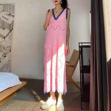 画像をギャラリービューアに読み込む, 優しい気質ピンク透かし彫りVネック配色切り替えゆったりニットセーターカジュアルワンピース