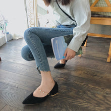 画像をギャラリービューアに読み込む, 飾り付きパンプスシンプルおしゃれシューズデートコーデ