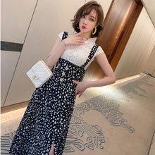 画像をギャラリービューアに読み込む, ホワイトレース透かし彫りブラウス&サスペンダーワンピーストッド柄シフォンワンピースセットアップ