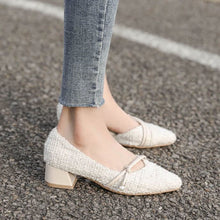 画像をギャラリービューアに読み込む, とがったローヒールパンプスシンプルデート通勤コーデしやすいシューズ