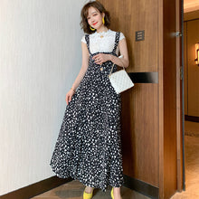 画像をギャラリービューアに読み込む, ホワイトレース透かし彫りブラウス&サスペンダーワンピーストッド柄シフォンワンピースセットアップ