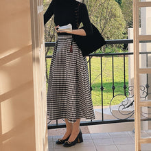 画像をギャラリービューアに読み込む, レデイースファッションブラック無地ニットトップス&チェック柄ハイウエストAラインスカートセットアップ