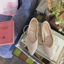 画像をギャラリービューアに読み込む, 飾り付きパンプスシンプルおしゃれシューズデートコーデ