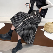 画像をギャラリービューアに読み込む, チェック柄Aラインスカートニットスカートボタンデザイン付き