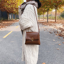 画像をギャラリービューアに読み込む, レトロバッグシンプルコーデしやすい