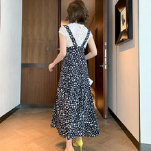 画像をギャラリービューアに読み込む, ホワイトレース透かし彫りブラウス&サスペンダーワンピーストッド柄シフォンワンピースセットアップ