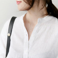 画像をギャラリービューアに読み込む, ホワイト無地ブラウス・シャツトップス