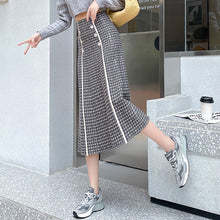 画像をギャラリービューアに読み込む, チェック柄Aラインスカートニットスカートボタンデザイン付き