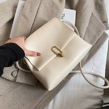 画像をギャラリービューアに読み込む, レトロバッグシンプルコーデしやすい