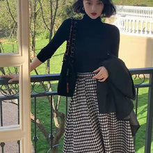 画像をギャラリービューアに読み込む, レデイースファッションブラック無地ニットトップス&チェック柄ハイウエストAラインスカートセットアップ