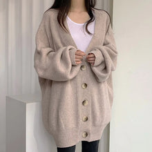 画像をギャラリービューアに読み込む, 3色選択マスト定番コーデ ゆったり 大人カジュアル シンプル レディース ファッション 長袖シンプルボタン付きニットアウターカーディガン