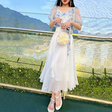画像をギャラリービューアに読み込む, 今季マスト花柄シフォンカシュクールデザインブラウス&白Aラインスカートセットアップ