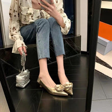 画像をギャラリービューアに読み込む, 花飾りローヒールパンプスシューズ