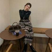 画像をギャラリービューアに読み込む, パフスリーブ黒カットソー&エスニック花柄キャミワンピースセットアップ