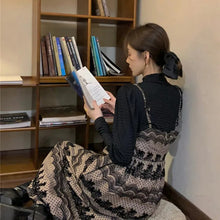 画像をギャラリービューアに読み込む, パフスリーブ黒カットソー&エスニック花柄キャミワンピースセットアップ