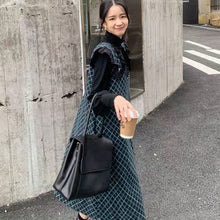 画像をギャラリービューアに読み込む, 黒トップス&フレア袖ベストワンピースチェック柄ワンピースセットアップ