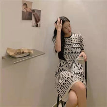 画像をギャラリービューアに読み込む, フランスエレガント女性ファッションレトロデザインクルーネック半袖ニットワンピース