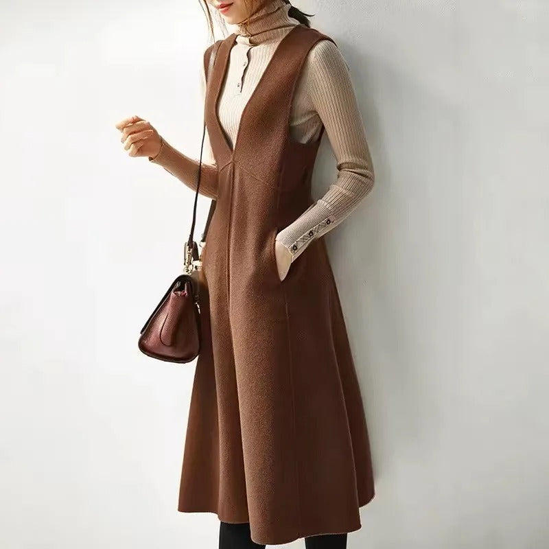 Vネックノースリーブベストワンピース（トップスなし）