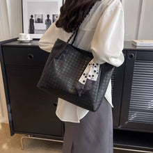 画像をギャラリービューアに読み込む, 大容量バッグ通勤日常コーデハンドバッグ（スカーフ付き）
