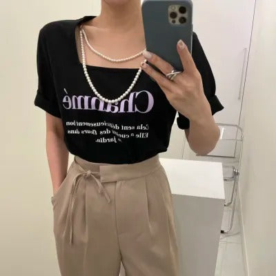 アルファペットプリントスクエアカラービーズネックレス付きTシャツトップス