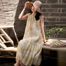 画像をギャラリービューアに読み込む, ベージュ 花柄 ノースリーブ ワンピース 夏 リネン風 体型カバー 着痩せ 大人可愛い ゆったりカジュアルワンピース
