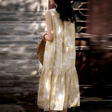 画像をギャラリービューアに読み込む, ベージュ 花柄 ノースリーブ ワンピース 夏 リネン風 体型カバー 着痩せ 大人可愛い ゆったりカジュアルワンピース
