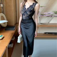 画像をギャラリービューアに読み込む, 大人のセクシーコーデレース切り替え サテンワンピース ミディ丈 エレガント デート お呼ばれ
