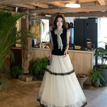 画像をギャラリービューアに読み込む, レースリボン付ノースリーブトップス＆黒パイピングシフォンスカートセットアップ大人エレガント
