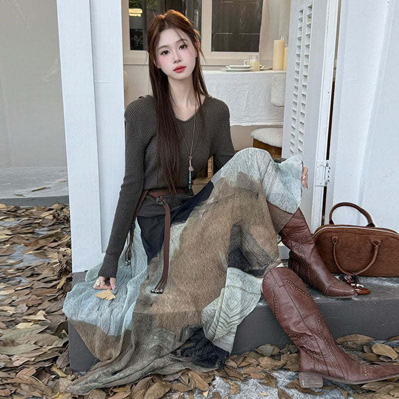 セットアップ V ネックリブニットフード付きトップス＋アシンメトリー水彩柄ロングスカート 2 点セット ベルト付き アート系 大人カジュアル