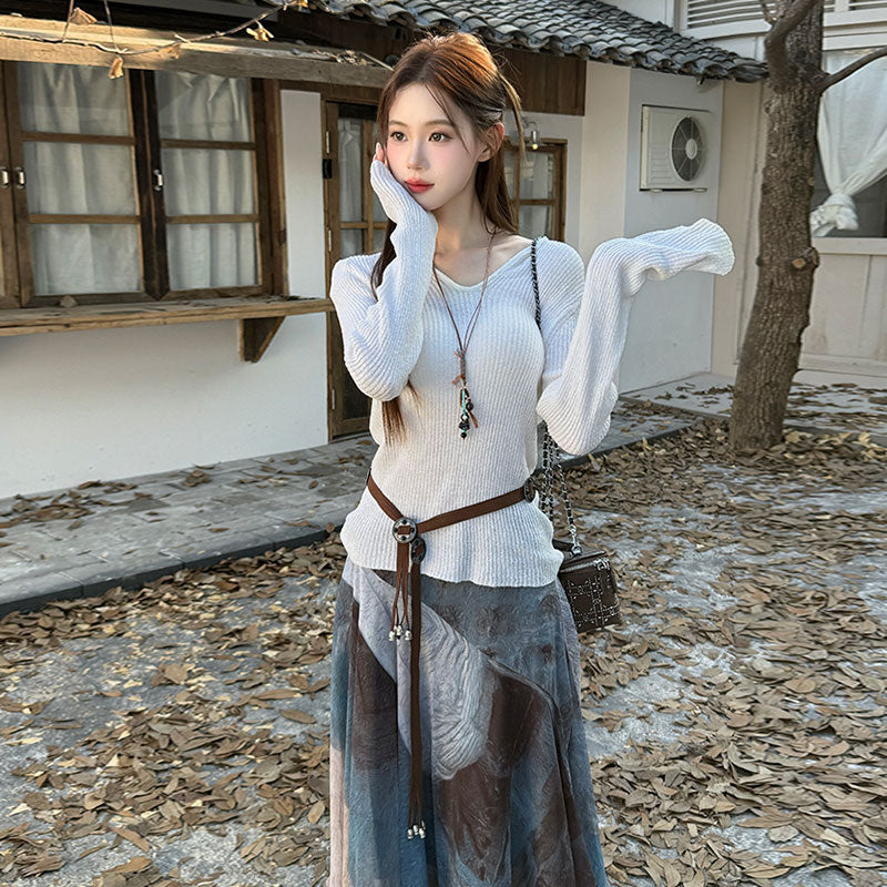 セットアップ V ネックリブニットフード付きトップス＋アシンメトリー水彩柄ロングスカート 2 点セット ベルト付き アート系 大人カジュアル