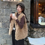 フェイクファーベストムートン風 ふわふわゆったり 重ね着 コーデ カジュアル