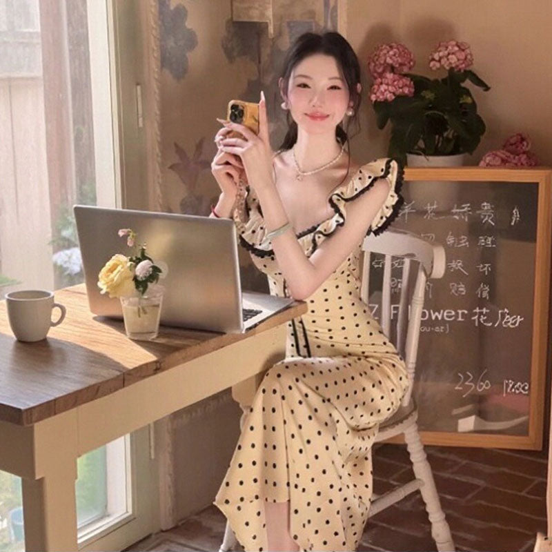 ドット柄大人可愛い フレンチ風デートワンピースフリル ロング丈着痩せ デート