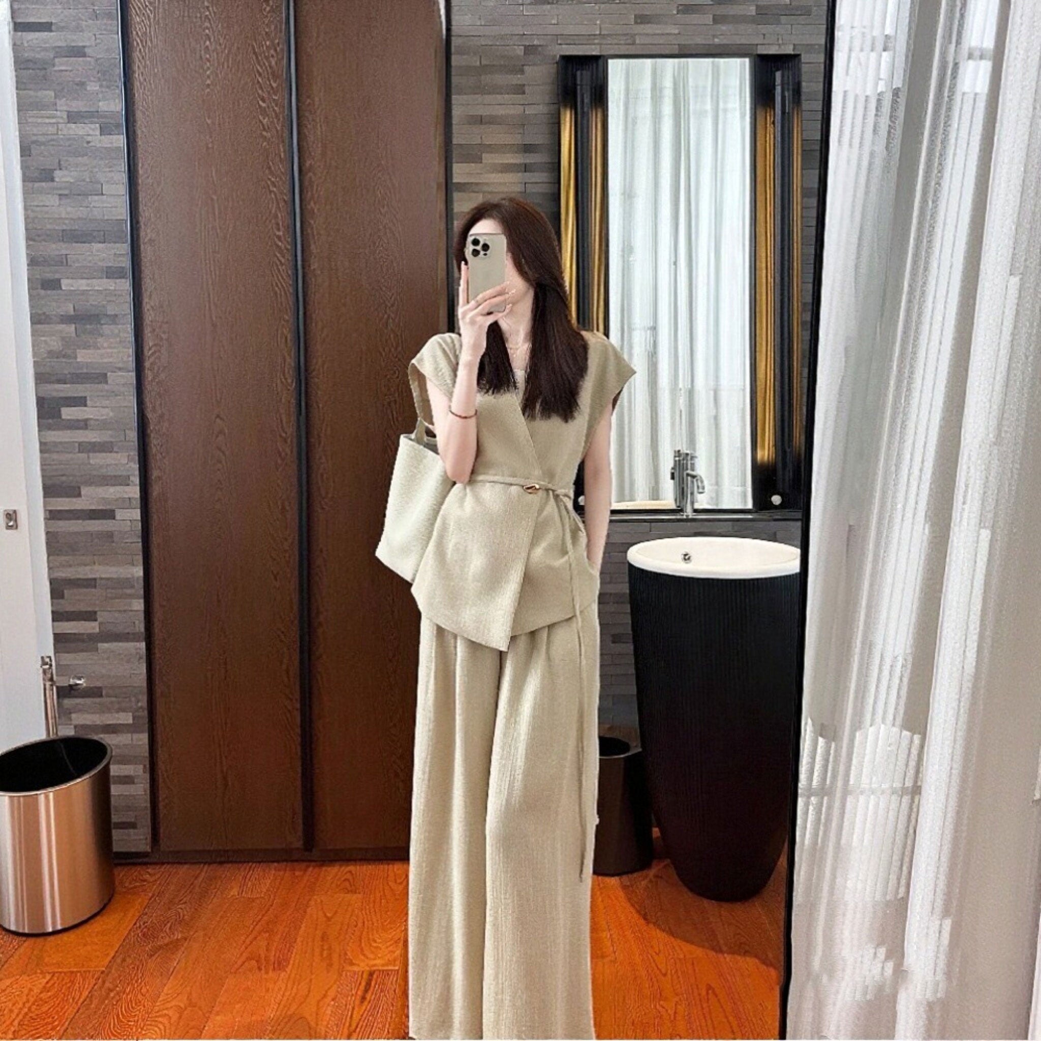 【セットアップ】ノーカラーベスト＋ワイドパンツ ベージュ レディース オフィス 上品 大人コーデ