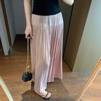 黒トップス + ピンク プリーツ ロングスカート セットアップ 着痩せ 大人可愛い