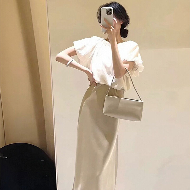 パフスリーブブラウス × ロングスカート セットアップオフィス 通勤 エレガント