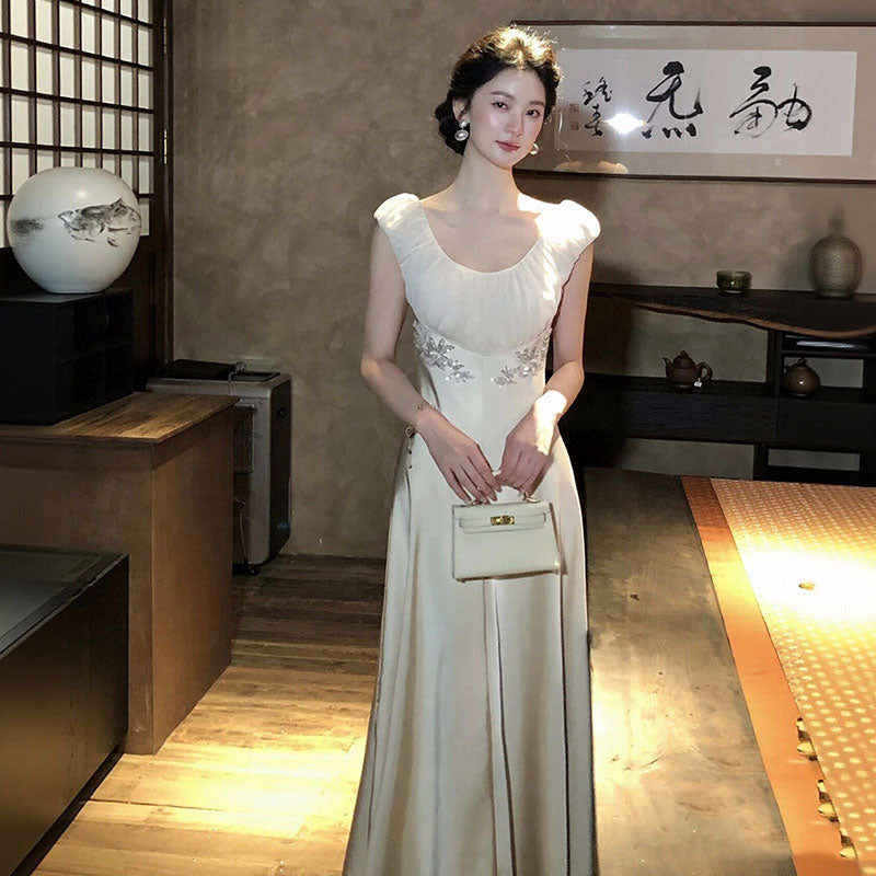ノースリーブロングデートワンピース 胸シャーリング ウエスト刺繍レース切り替え結婚式お呼ばれ・デート・ブライズメイド 上品清楚韓国コーデ